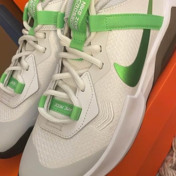 BRAND NEW boy youth nike Nike air zoom crossover basketball shoes size 7Y - Picture 8 of 10
